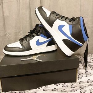 Jordan 1 Mid White,black and royal